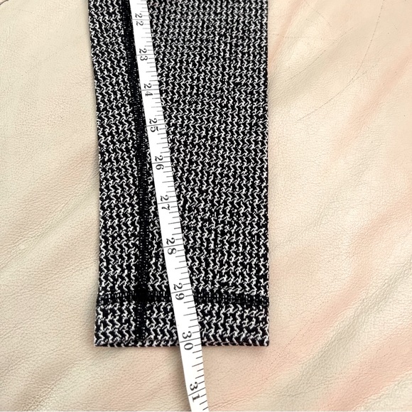 Lululemon 🍋 High Times 7/8 Length Pant In Teeny Tooth White Black Size 6 - Picture 8 of 9